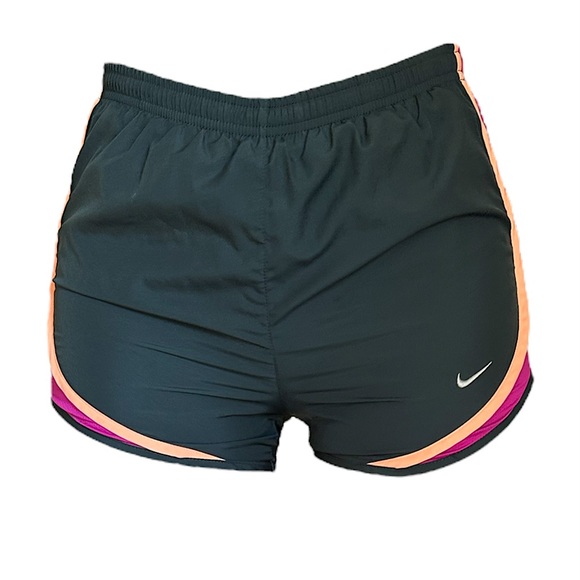 Woman’s Nike Tempo Dry Core 3” Running Shorts - Picture 1 of 4